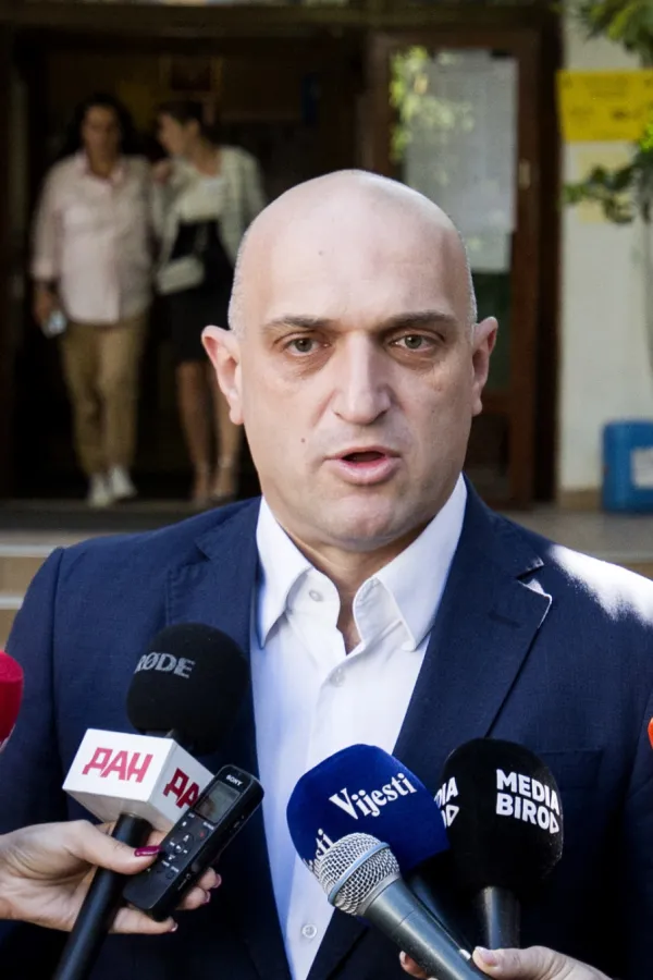 UP: Postupamo po prijavi Abdića, traga se za osobom koja mu je uputila prijetnje