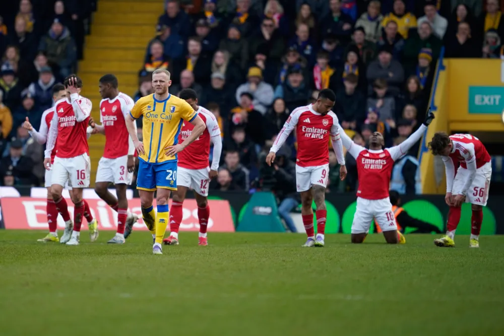 Ebereči Eze odveo Arsenal među osam
