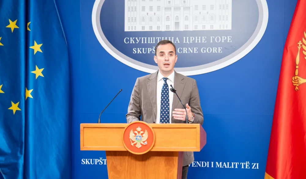 Milo&scaron; Konatar URA