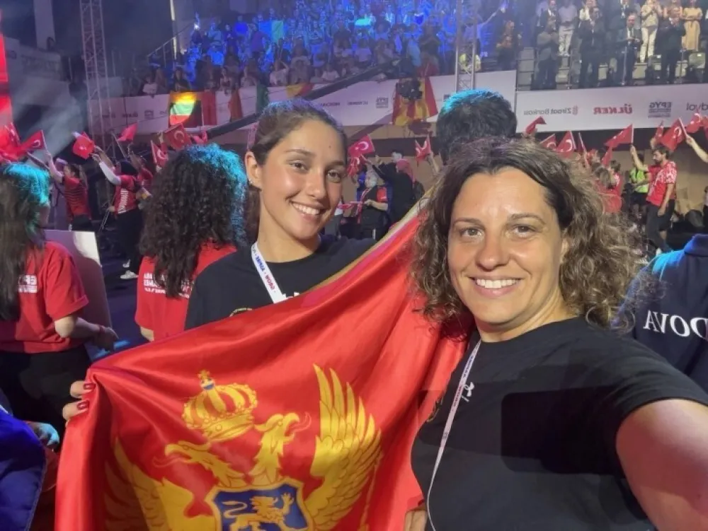 Iskra Dedivanović i Danijela Bulatović