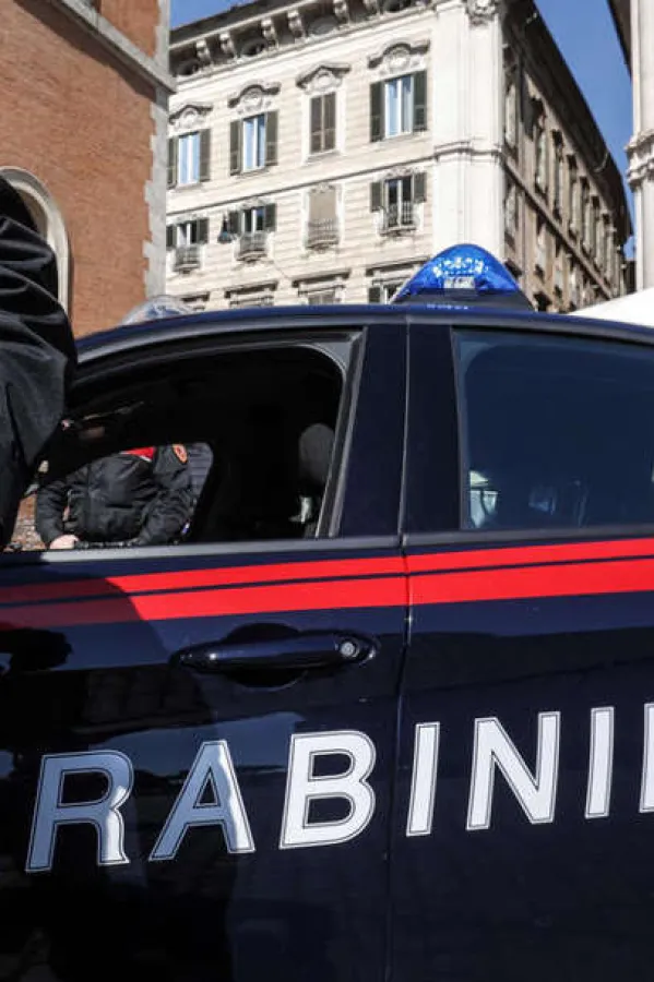 U&nbsp;filmskoj potjeri u&nbsp;Rimu uhap&scaron;en državljanin&nbsp;Crne GorE:&nbsp;Bježao od policije, pa se zakucao u autobus