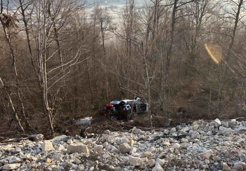 Auto sletjelo s puta