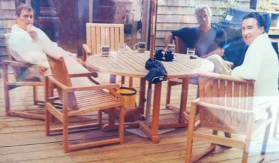Objavljena zajednička fotografija Epstina, bivšeg princa Endrua i Pitera Mendelsona