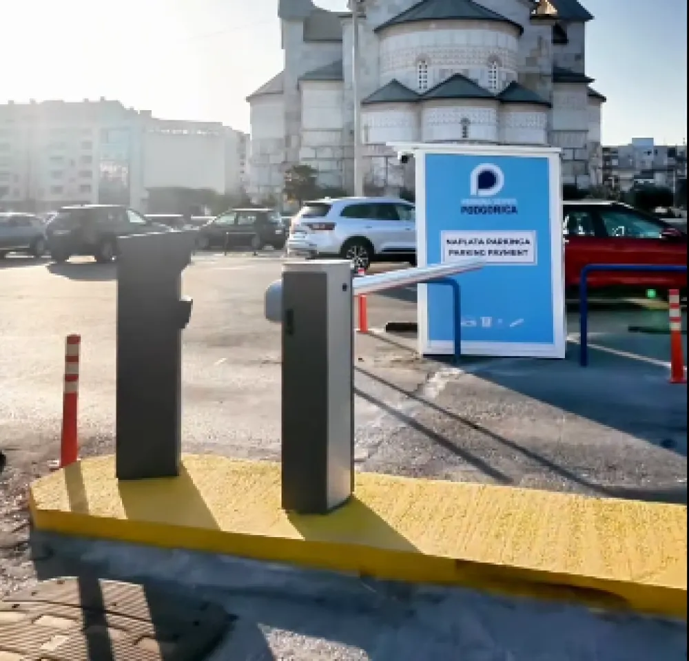 Na parkinzima kod Hrama i stadiona: Plaćanje karticom na rampi