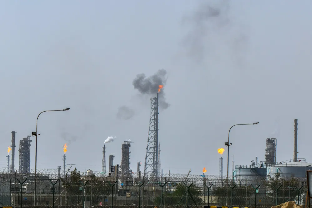 (UŽIVO) Uzajamni napadi Izraela i Irana; Saudijska Arabija upozorava na rast cijena nafte i do 180 dolara za barel
