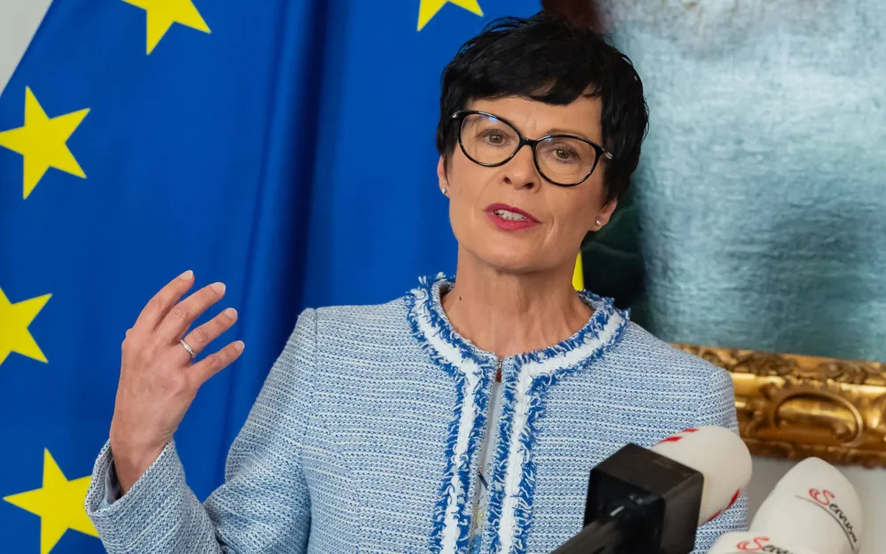 Kos stiže u Podgoricu, susret i sa Mujovićem