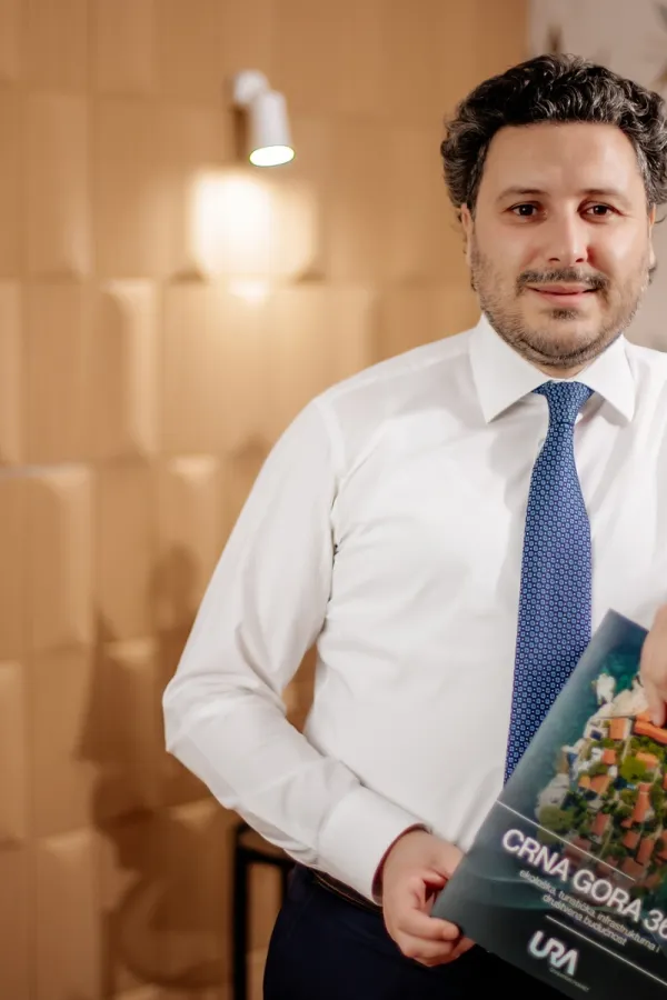 Abazović: Vlada treba da &bdquo;stegne kai&scaron;&ldquo; u nekontrolisanom tro&scaron;enju novca