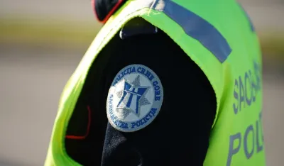 Za 24 sata 12 saobraćajnih nezgoda, jedna osoba teže povrijeđena