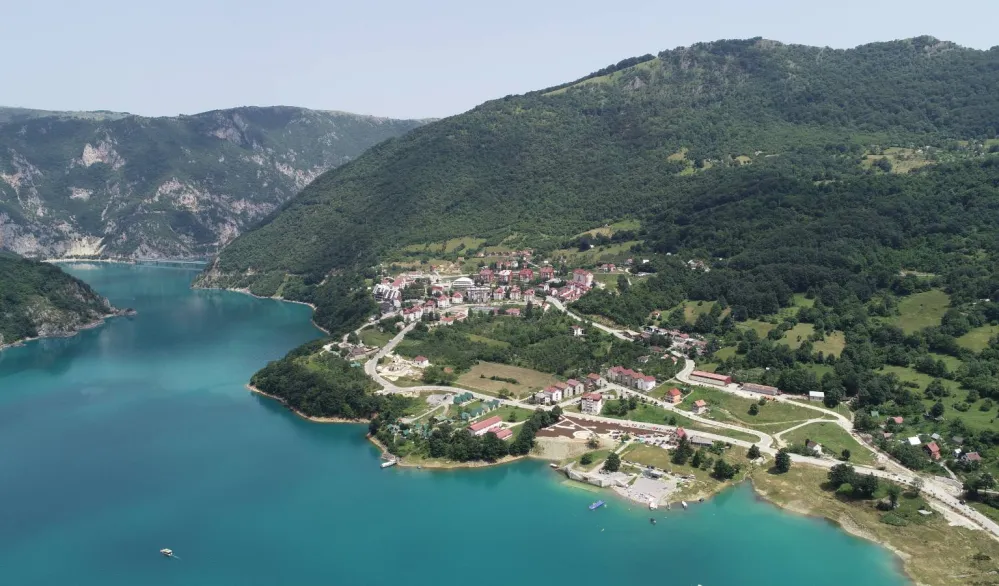 Rije&scaron;en spor sa EPCG i ubrzani projekti