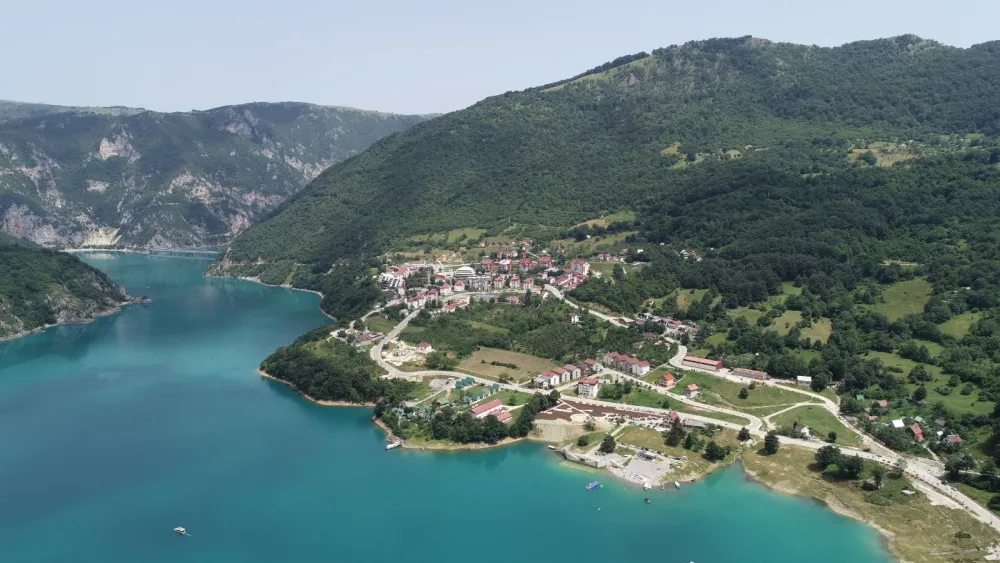 Rije&scaron;en spor sa EPCG i ubrzani projekti