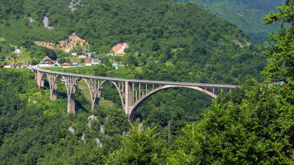 Vozačima omogućeni termini prolaska uprkos obustavama na mostu Đurđevića Tara