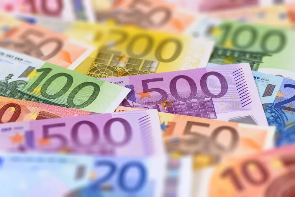 Uplaćen novac za materijalna davanja za mart