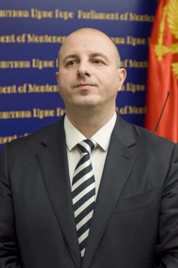 Milović: Vlada ponovo zavukla ruku u džepove građana, akcize rastu, podr&scaron;ka nestaje