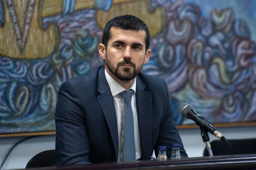Nenezić: Koji član 44. Vlade radi za interese luke Drač?