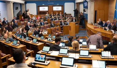 Spajić: Za vrijeme DPS-a građani živjeli u feudalnim uslovima; Živković: Najnesposobnija Vlada u crnogorskom parlamentarizmu