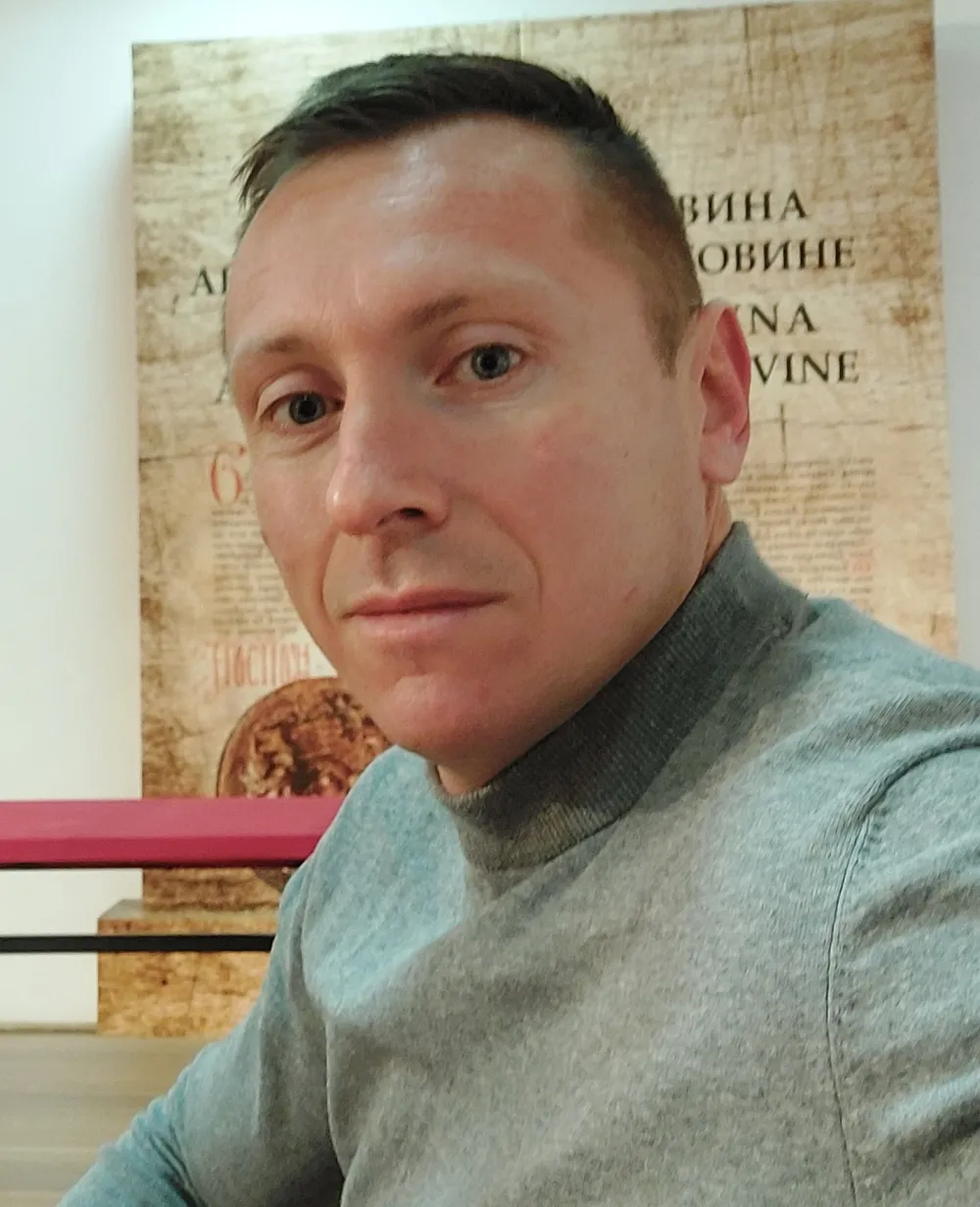 Feljton smo priredili prema knjizi doc. dr Draženka Đurovića ''Politički odnosi u Bosni i Hercegovini 1945-1958'', koju su objavili Arhiv Republike Srpske i Udruženje arhivskih radnika Republike Srpske iz Banje Luke i Institut istorijskih nauka Univerziteta u Istočnom Sarajevu