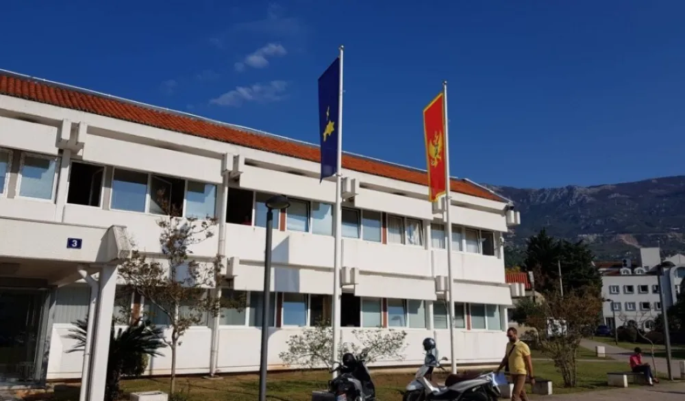 Vlada suspendovala odluku SO Budva: Program privremenih objekata &scaron;alju Ustavnom sudu