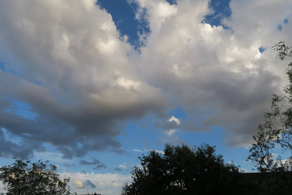 (VIDEO) Sjutra oblačno sa ki&scaron;om, krajem dana razvedravanje