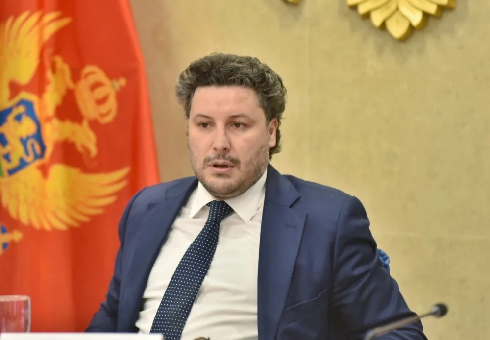 Abazović: Podjele su prevaziđene politike, vlast se kasno sjetila jubileja obnove nezavisnosti