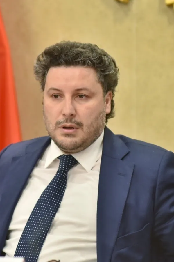 Abazović: Podjele su prevaziđene politike, vlast se kasno sjetila jubileja obnove nezavisnosti