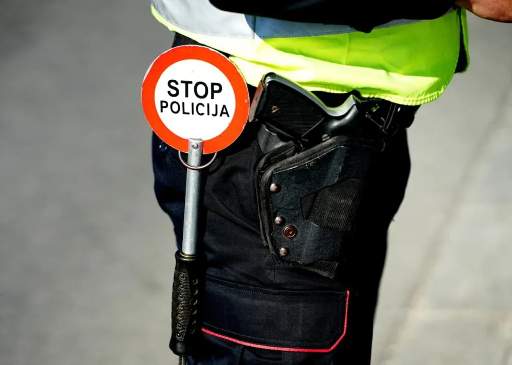 Tokom vikenda uhap&scaron;ena 93 vozača
