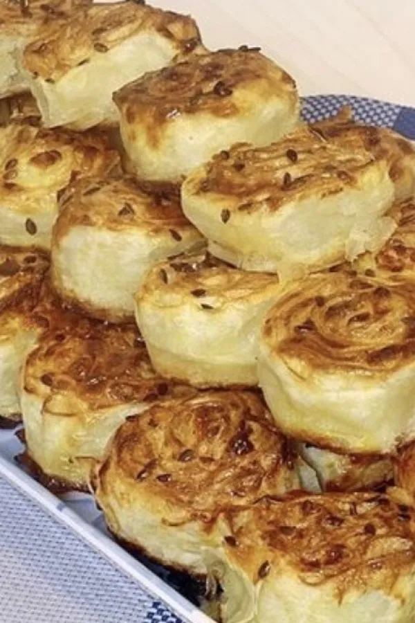 Mini pitice sa sirom brzi i jednostavni zalogaji gotovi za pola sata