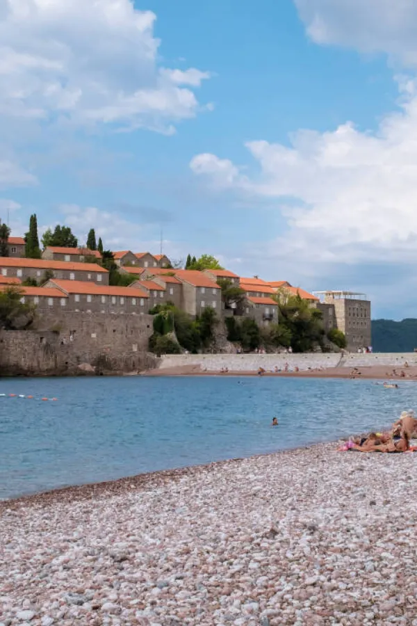 URA: Evropski parlamentarci traže za&scaron;titu Svetog Stefana i javnog interesa