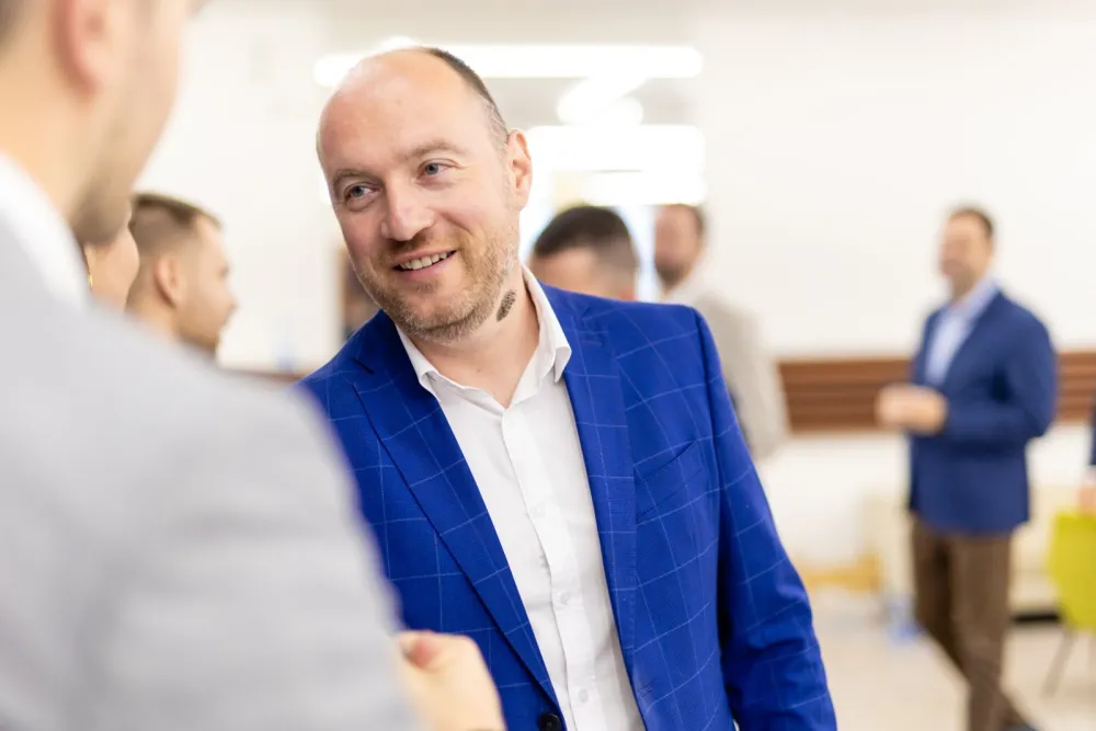 Stanić: Različit je pogled na Crnu Goru iz "majbaha" i prodavnice