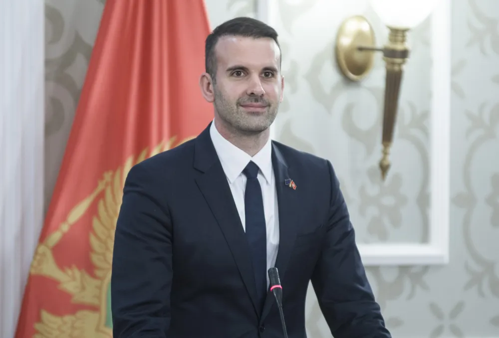 SEP traži od Spajića da podr&scaron;ku od 100 eura dobiju svi maturanti u državi