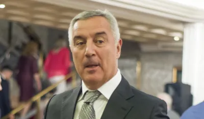 Pravni tim Đukanovića: Vlada poku&scaron;ava nezakonito da preuzme krivično gonjenje u slučaju &ldquo;Telekom&rdquo;