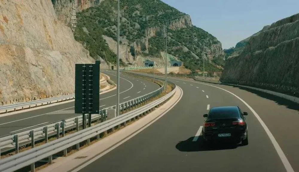 AMSCG: Prilagoditi vožnju uslovima na putu, po&scaron;tovati signalizaciju