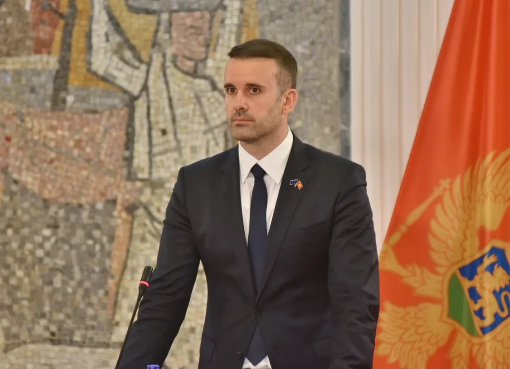 Spajić i delegacija Vlade u Francuskoj, predviđen susret sa Makronom