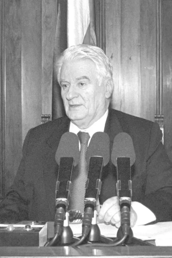Preminuo Dragoljub Mićunović