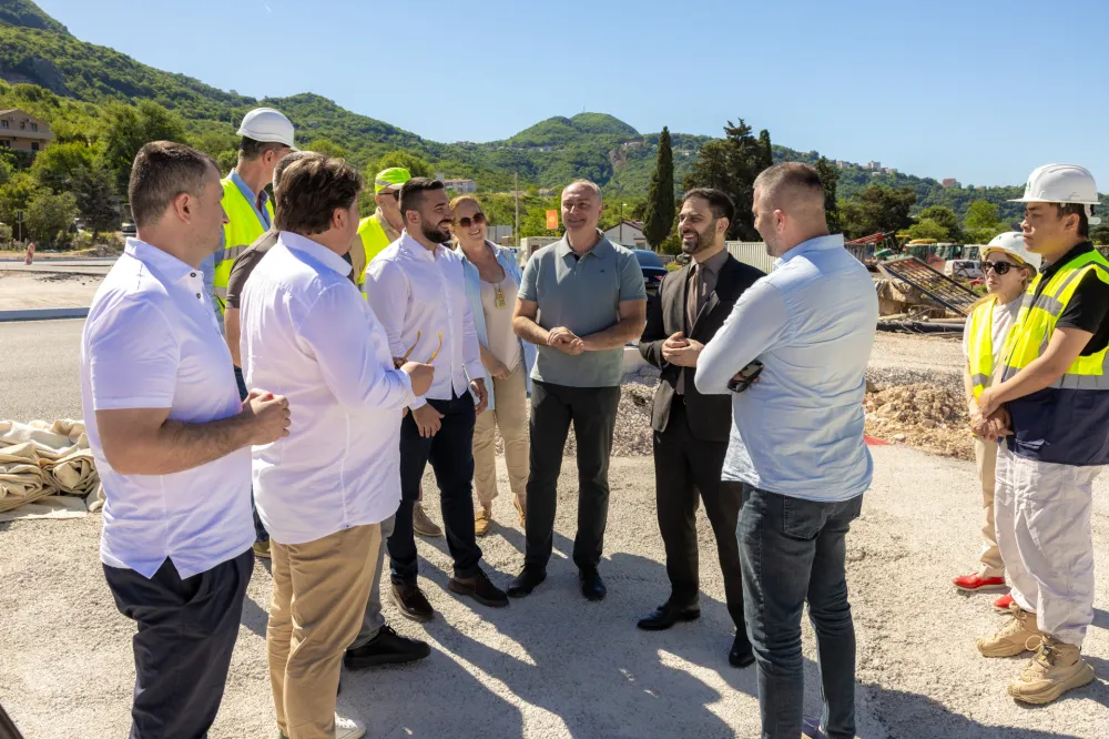 Radulović: Bulevar Tivat-Jaz je pod asfaltom