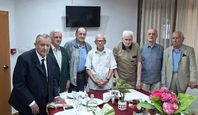 Sedam decenija od zavr&scaron;etka &scaron;kolovanja okupilo maturante nik&scaron;ićke gimnazije: Generacija koja nije zaboravila drugarstvo