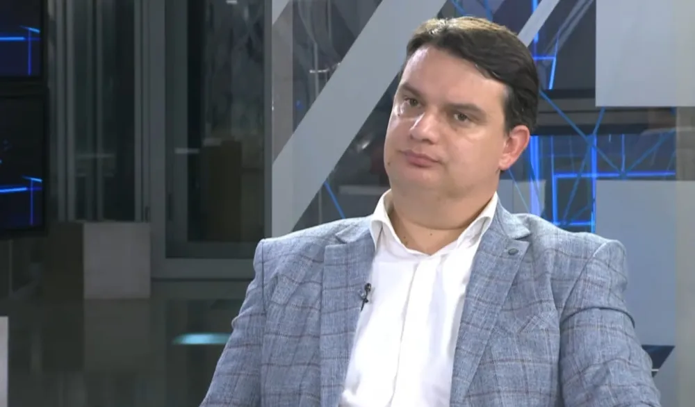 Odžić: Ako mislite da je Vučić slučajno poslao "studente koji žele da uče", grdno se varate