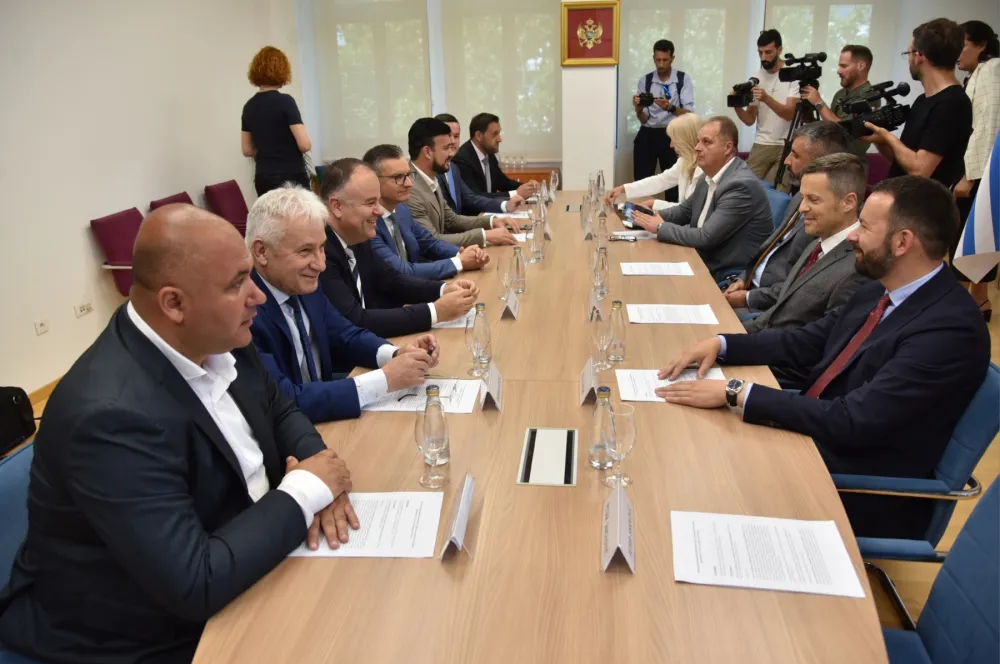 Lutovac: Rje&scaron;avati izazove lokalnih samouprava kroz saradnju sa državnim institucijama